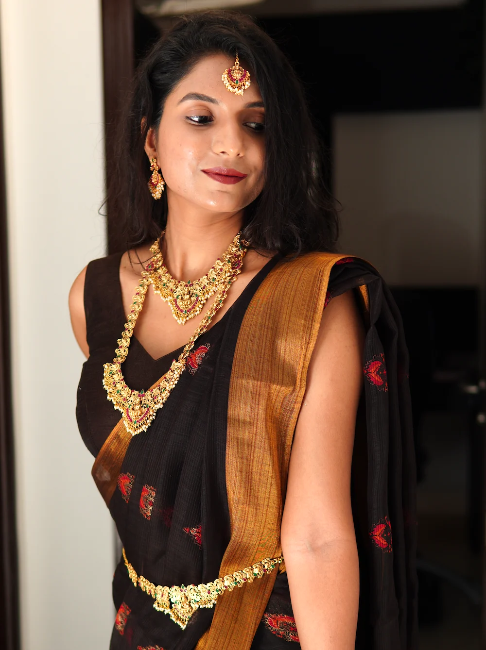 Traditional bridal jewellery with antique gold finish